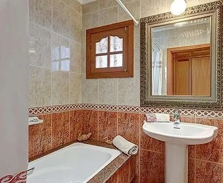 Sleeps 8 Pool Wifi ヴィラ *
