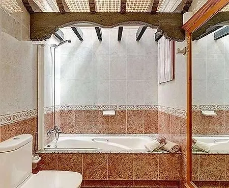 ヴィラ Sleeps 8 Pool Wifi